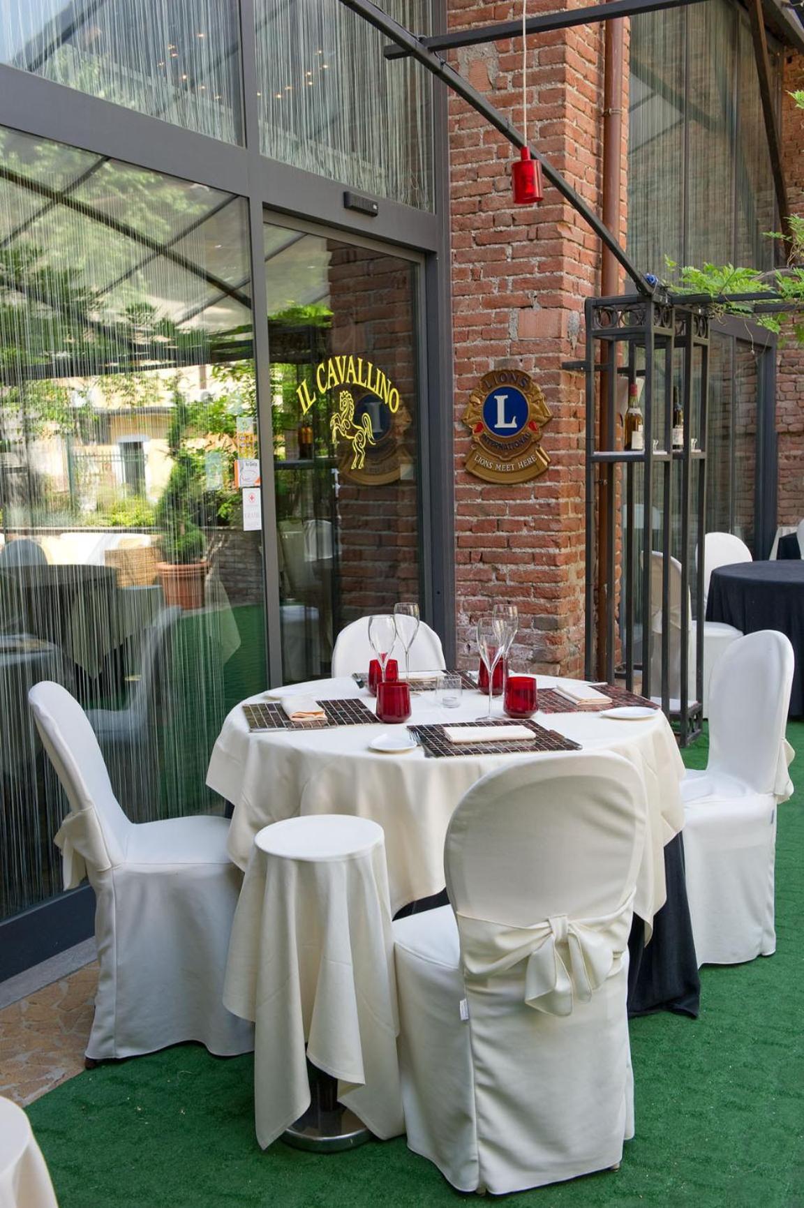 Albergo Cavallino Tortona Zewnętrze zdjęcie