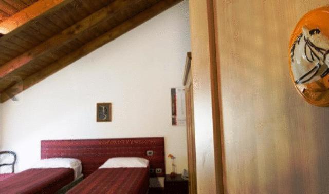 Albergo Cavallino Tortona Zewnętrze zdjęcie